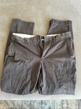 Men's JCrew Gray Khaki Pants 31x30 1040 Athletic Fit